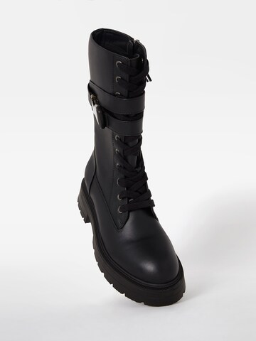 Bottes à lacets Bershka en noir