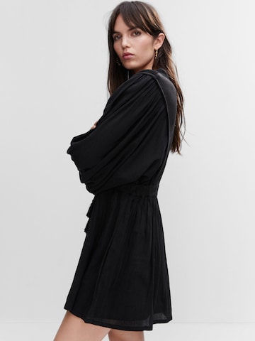 MANGO Košilové šaty 'Roman' – černá