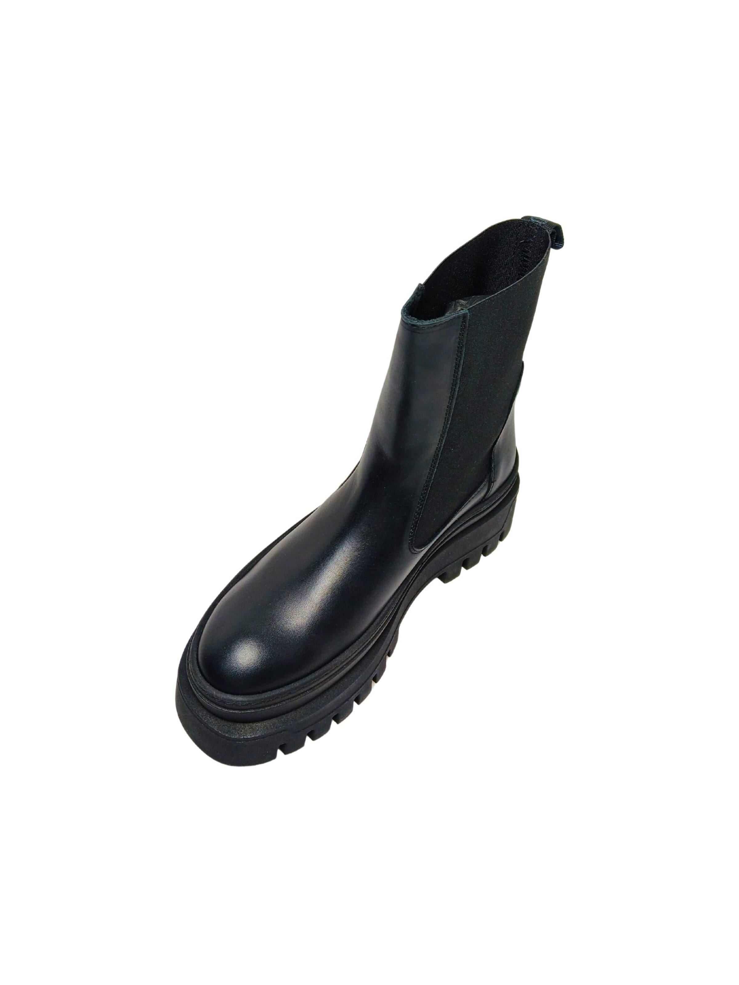 STEVE MADDEN Chelsea boots in Black