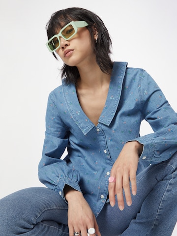 Monki Blouse in Blauw