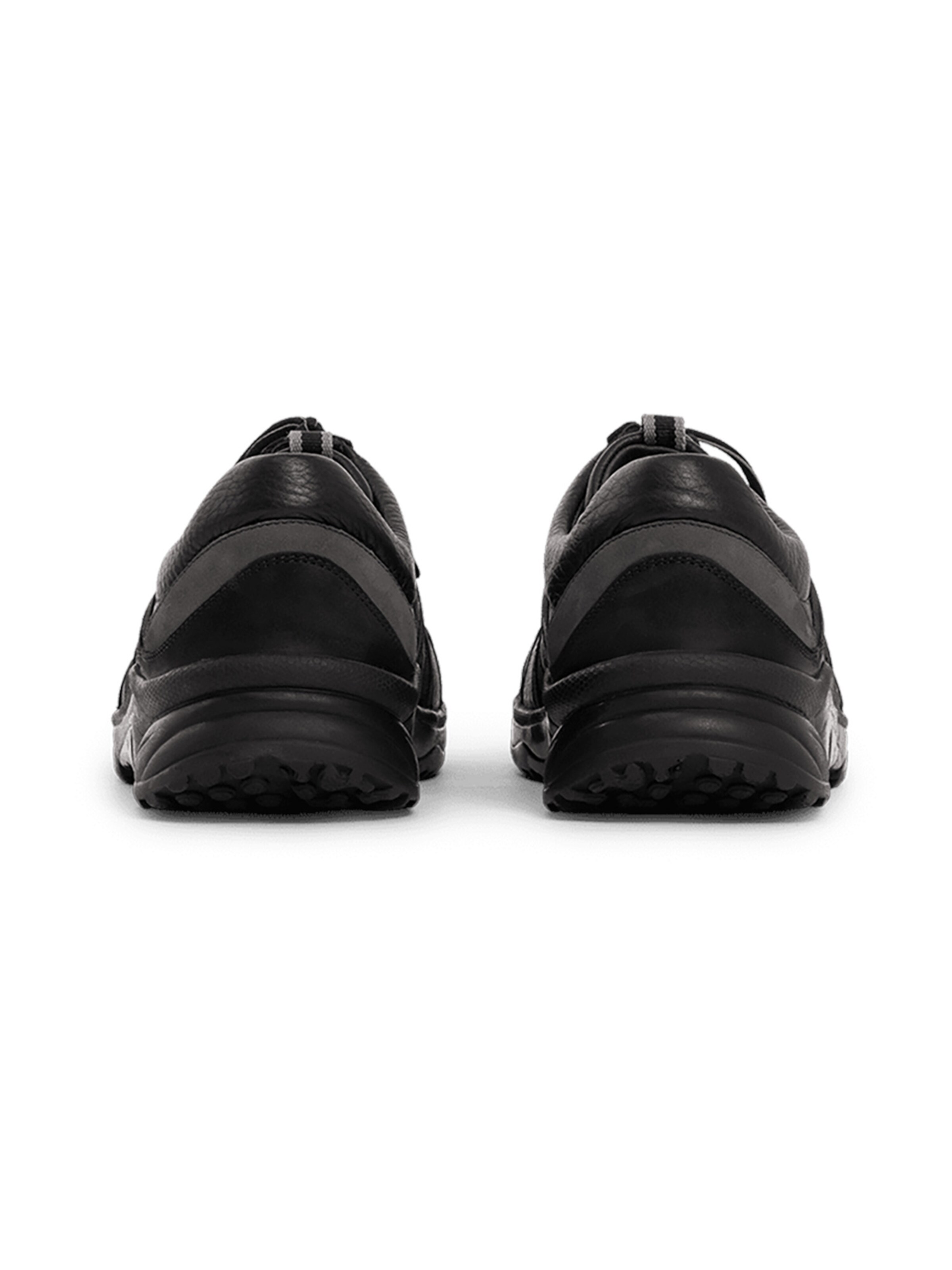 Chaussure de sport à lacets VITAFORM en noir