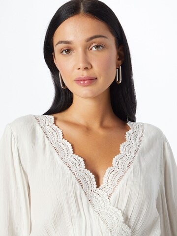 ABOUT YOU - Blusa 'Binia' em branco