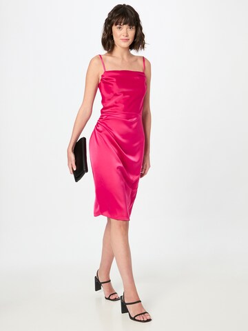 Chi Chi London Kleid in Pink