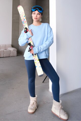 Sweat-shirt Justever en bleu