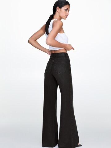 Pull&Bear Wide leg Jeans i svart