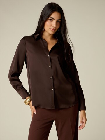 Camicia da donna di oltre in marrone