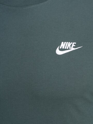 Nike Sportswear Regular Fit T-Shirt 'Club' in Grün