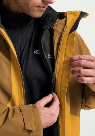 JACK WOLFSKIN Performance Jacket in Yellow