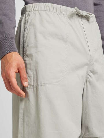 WEEKDAY Loose fit Trousers 'London' in Grey