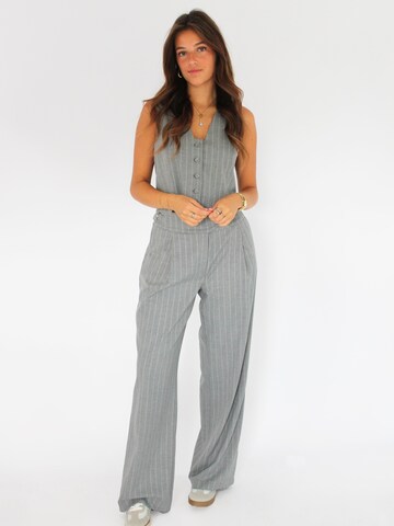 Honnête Atelier Vest 'Manon' in Grey