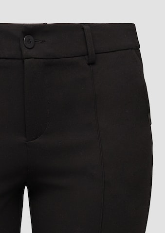 Coupe slim Pantalon QS en noir