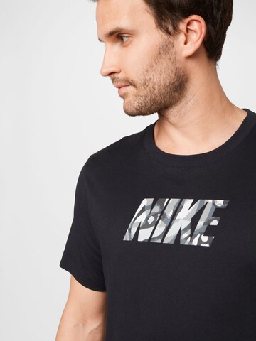 NIKE Sportshirt 'Clash' in Schwarz