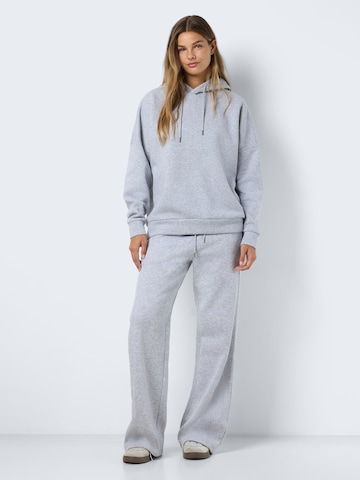Sweat-shirt 'NMALDEN' Noisy may en gris