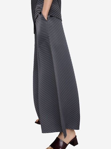 Adolfo Dominguez Laiad sääred Püksid, värv hall