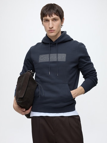 Calvin Klein Суичър в синьо