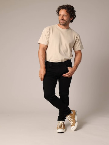 Coupe slim Jean 'CARLOS' Deeluxe en noir