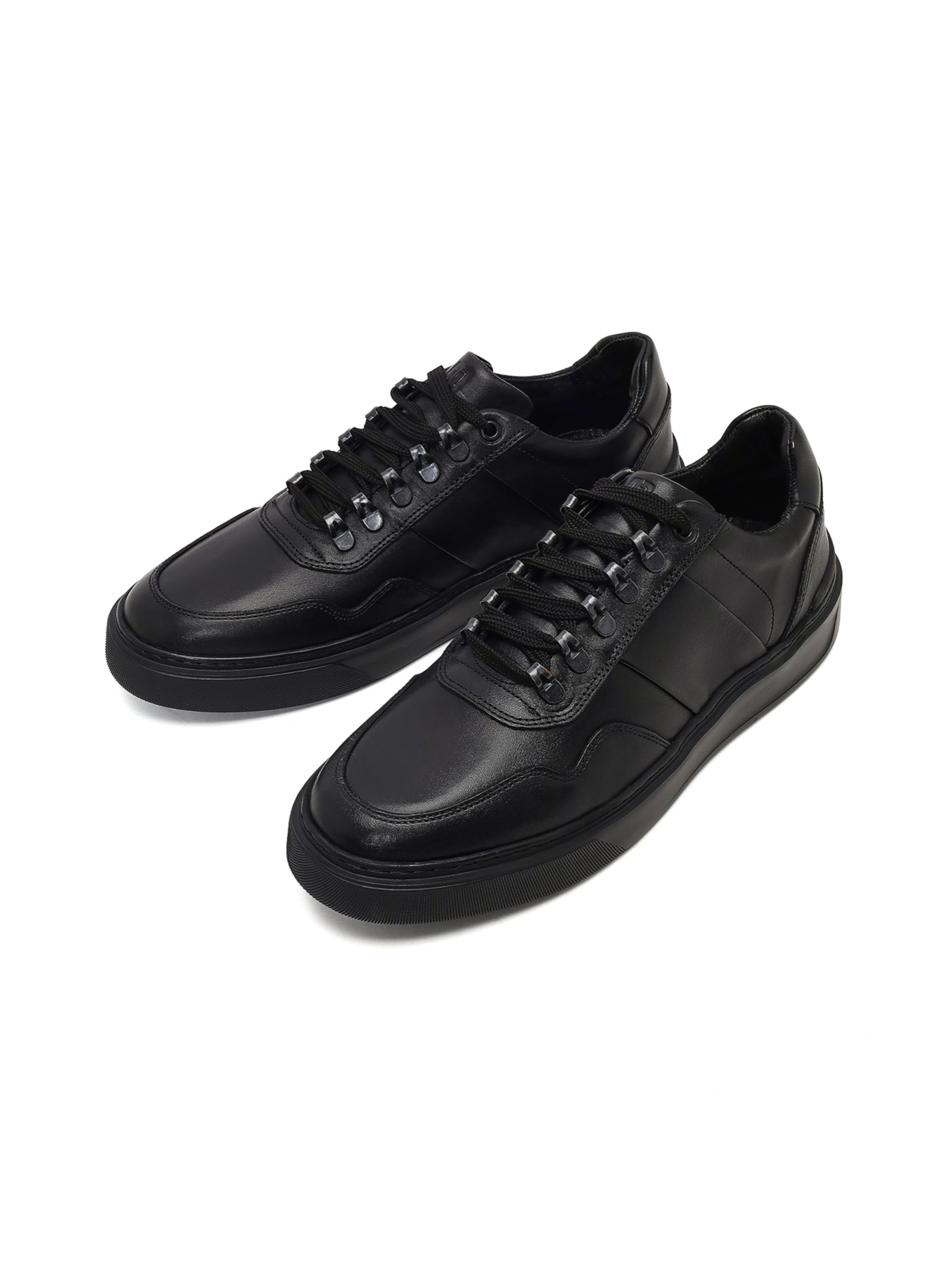 Baskets basses Derimod en noir