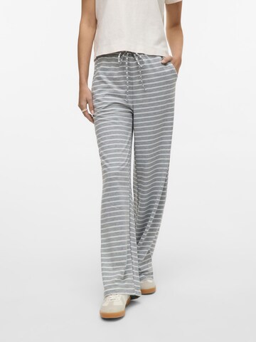 Wide Leg Pantalon 'VMAlma' VERO MODA en gris : devant