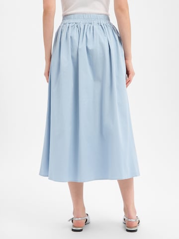 Marie Lund Rok in Blauw