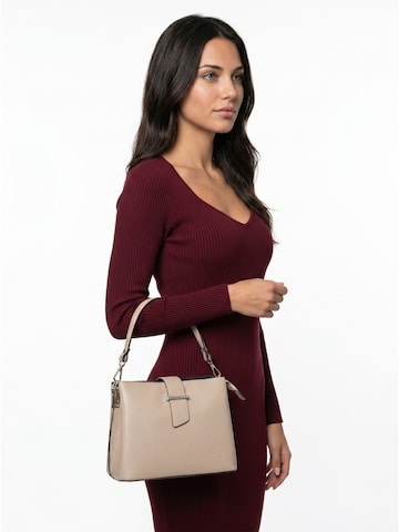 Cluty Handbag in Beige