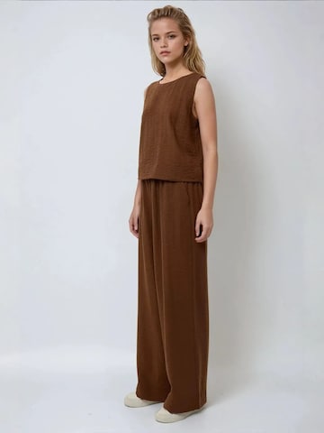 Pantalons de tailleur Hiccup en marron