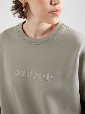 ADIDAS ORIGINALS Sweatshirt 'Essentials' in Green