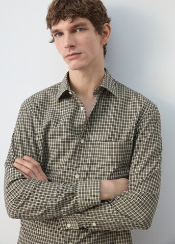 MANGO MAN Regular Fit Hemd in Beige