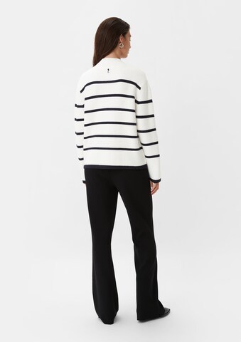 comma casual identity Sweater in White: back