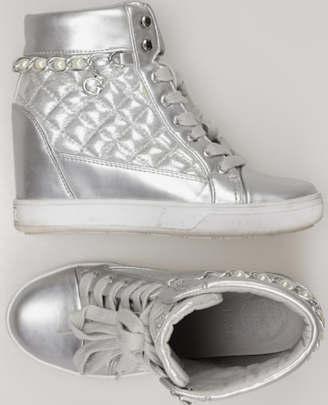 GUESS Sneaker 35 in Silber: predná strana