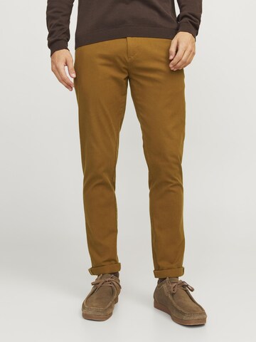 Coupe slim Pantalon chino JACK & JONES en marron : devant