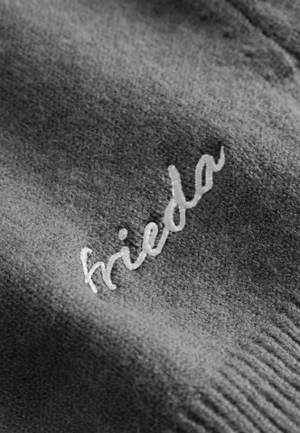 Frieda & Freddies NY Sweater in Grey