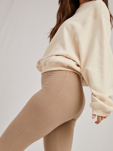 Skinny Leggings 'Daphne' di A LOT LESS in beige