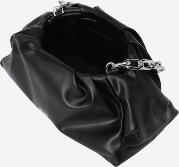 Calvin Klein - Clutches em preto