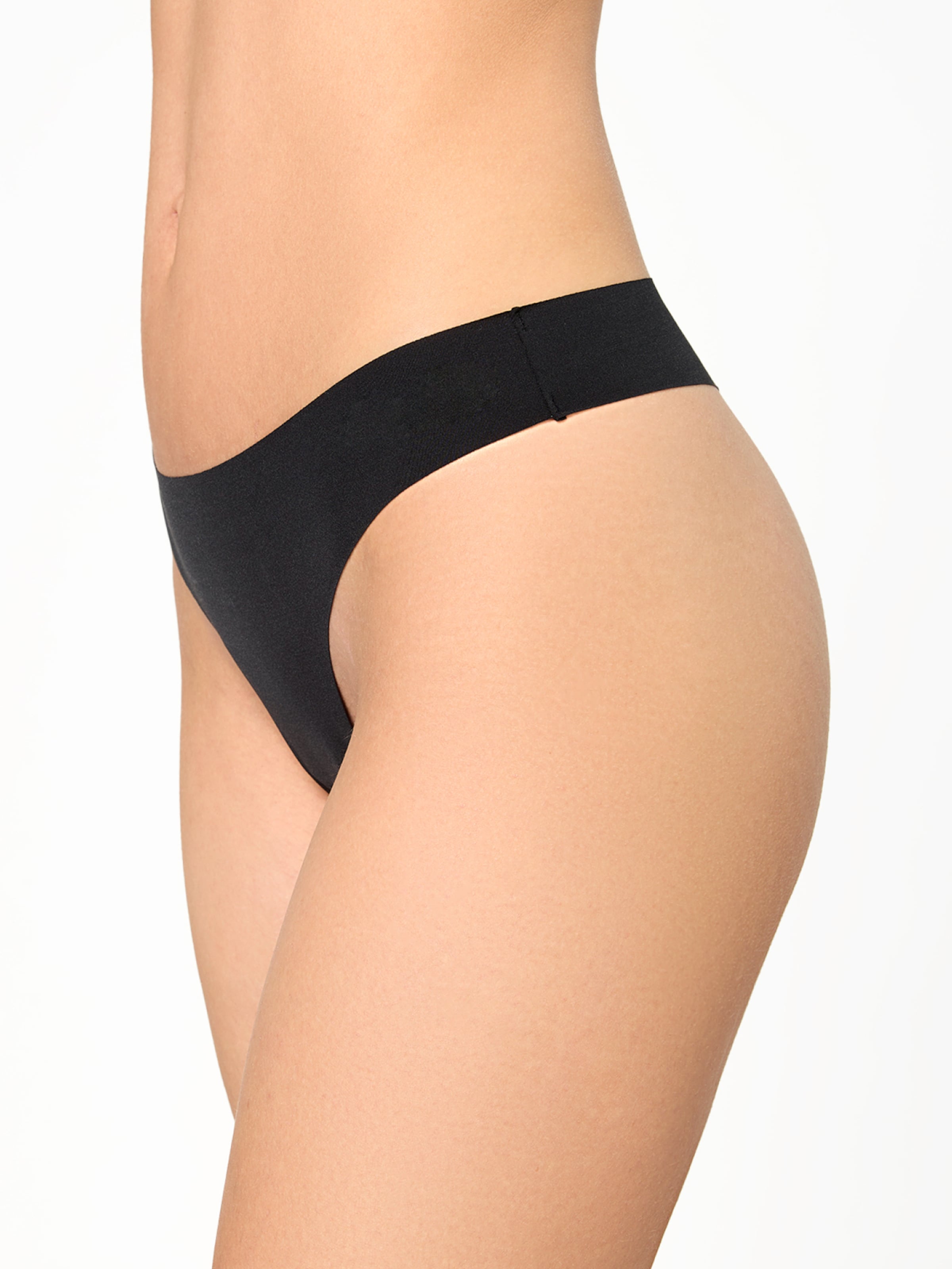 String ' Invisible Seamless ' Nur Die en noir