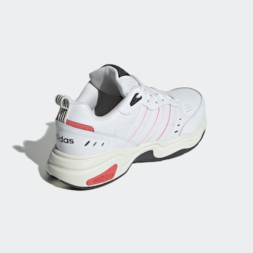 Baskets basses 'Strutter' ADIDAS SPORTSWEAR en blanc