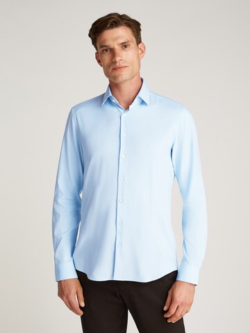 Coupe regular Chemise Calvin Klein en bleu : devant