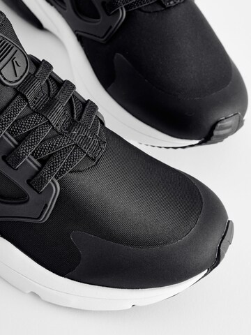 Sneaker di Next in nero