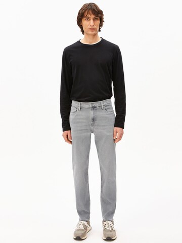 ARMEDANGELS Regular Jeans in Grey