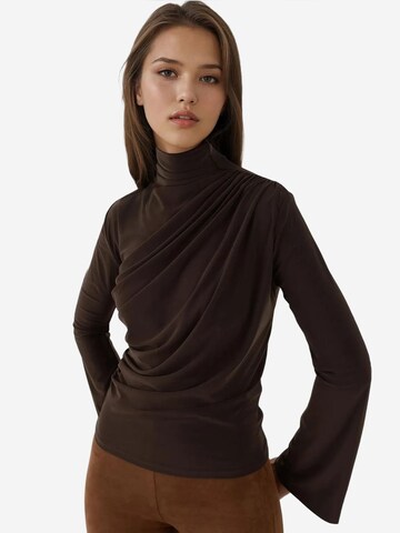 Hiccup - Camisa em castanho: frente