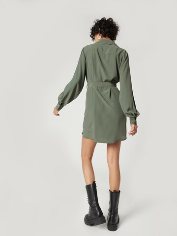 A LOT LESS - Vestido 'Pia' en verde