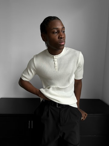 Kleidermafia T-shirt 'Slim Fit Button Knit T-shirt - Ecru' i beige