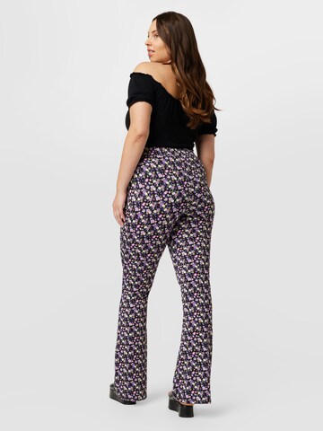 évasé Pantalon 'NALA' PIECES Curve en noir