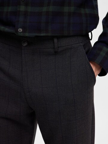 SELECTED HOMME Slimfit Hose 'SLHRobert' in Grau