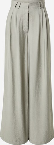 Guido Maria Kretschmer Women Pleat-front trousers 'Finja' in Green: front