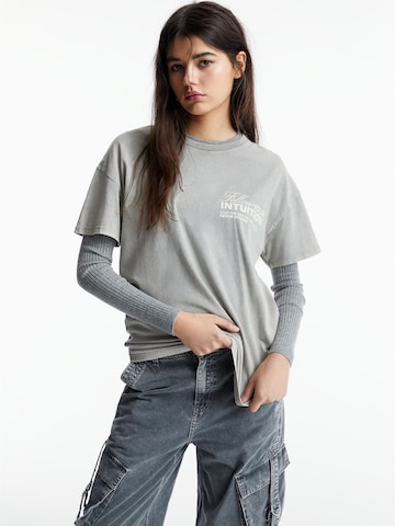 T-shirt Pull&Bear en gris : devant