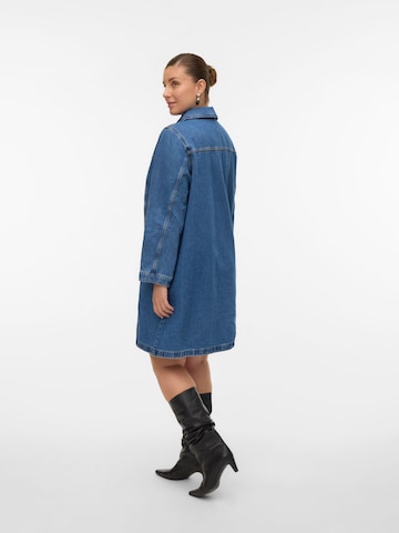 Abito camicia 'VMCFindo' di Vero Moda Curve in blu