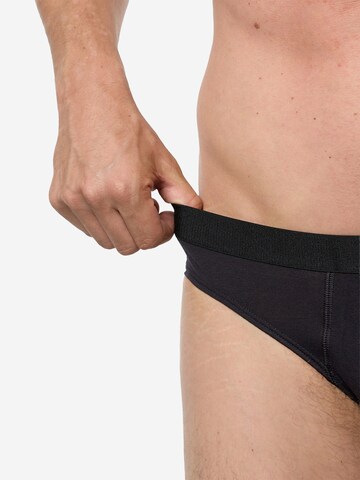 Nur Die Slip in Black