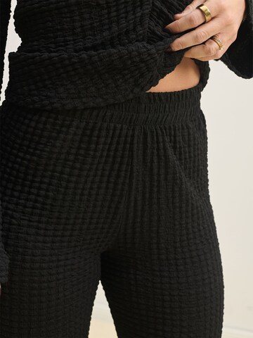 Sálea Flared Παντελόνι σε μαύρο