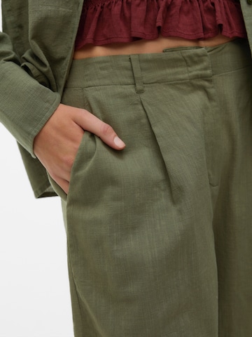 VERO MODA Regular Pleat-Front Pants 'VMCAIA' in Green