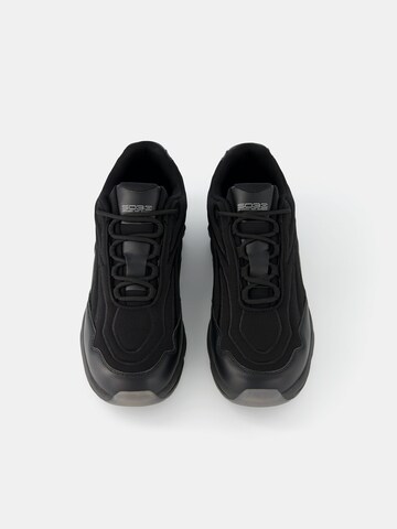 Sneaker bassa di Bershka in nero